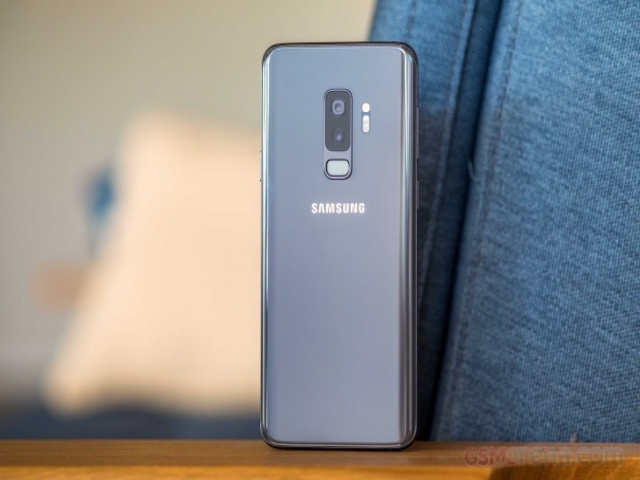 Galaxy S10+ سامسونگ به دوربین سه گانه مجهز است Galaxy S10+ سامسونگ به دوربین سه گانه مجهز است