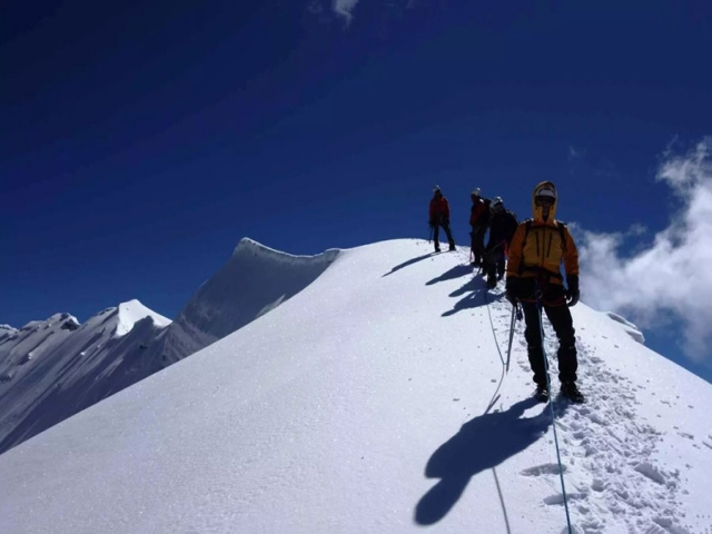 29 مهر، روز کوهنورد