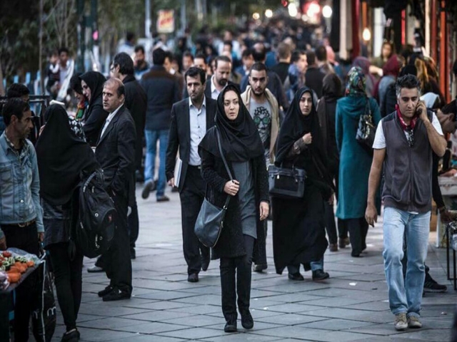 اعتراض کارگردان فیلم «آذر» به سانسور دوباره برای ورود به شبکه نمایش خانگی اعتراض کارگردان فیلم «آذر» به سانسور دوباره برای ورود به شبکه نمایش خانگی