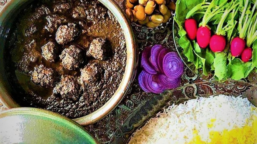 طرز تهیه خورش انار بیج