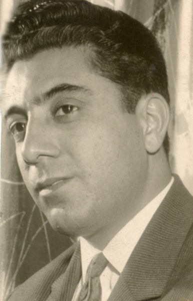 زندگینامه گلپا ، (اکبر گلپایگانی) از برجسته ‌ترین خوانندگان موسیقی اصیل ایرانی