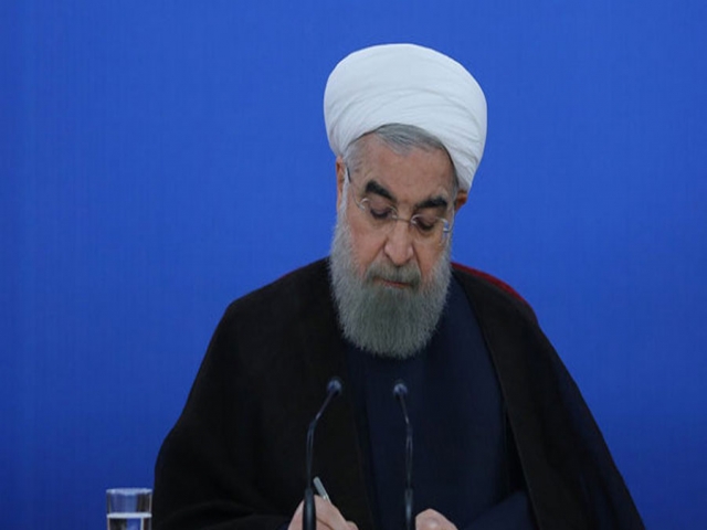 دستور رییس جمهوری به وزیر صنعت برای کاهش قیمت کالاها دستور رییس جمهوری به وزیر صنعت برای کاهش قیمت کالاها