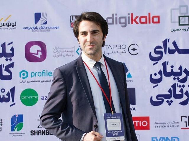 حضور پورتال آسمونی و مهندس سعید زنگنه در همایش یلدای کارآفرینان استارتاپی حضور پورتال آسمونی و مهندس سعید زنگنه در همایش یلدای کارآفرینان استارتاپی