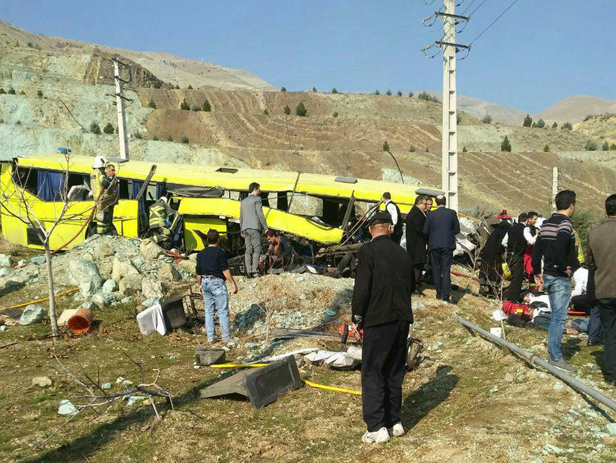 10 کشته و 26 زخمی در واژگونی اتوبوس در محوطه دانشگاه آزاد علوم تحقیقات تهران + اسامی