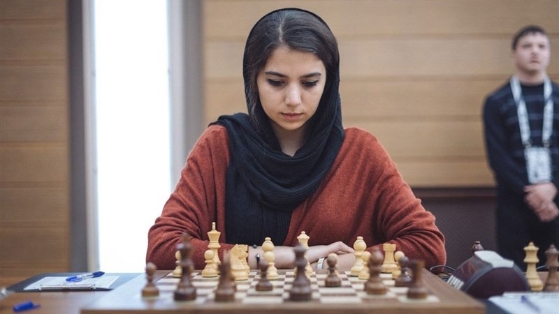 مدال نقره قهرمانی شطرنج جهان بر گردن خادمالشریعه مدال نقره قهرمانی شطرنج جهان بر گردن خادمالشریعه