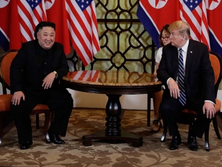 مذاکرات سران آمریکا و کره شمالی به درِ بسته خورد