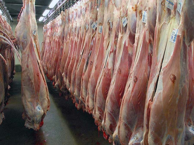 700 کانتینر گوشت در گمرک داریم 700 کانتینر گوشت در گمرک داریم