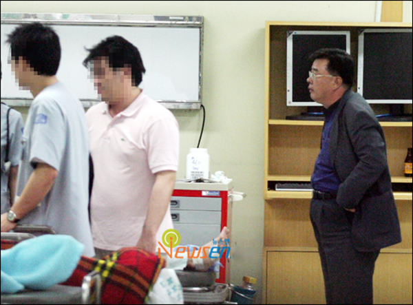 پدر کیو هیون در بیمارستان