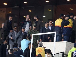 درگیری محافظان احمدی نژاد با یگان ویژه مستقر در ورزشگاه آزادی