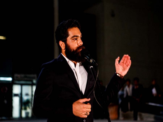 علی زندوکیلی خواننده تیتراژ «بر سر دو راهی» شد علی زندوکیلی خواننده تیتراژ «بر سر دو راهی» شد