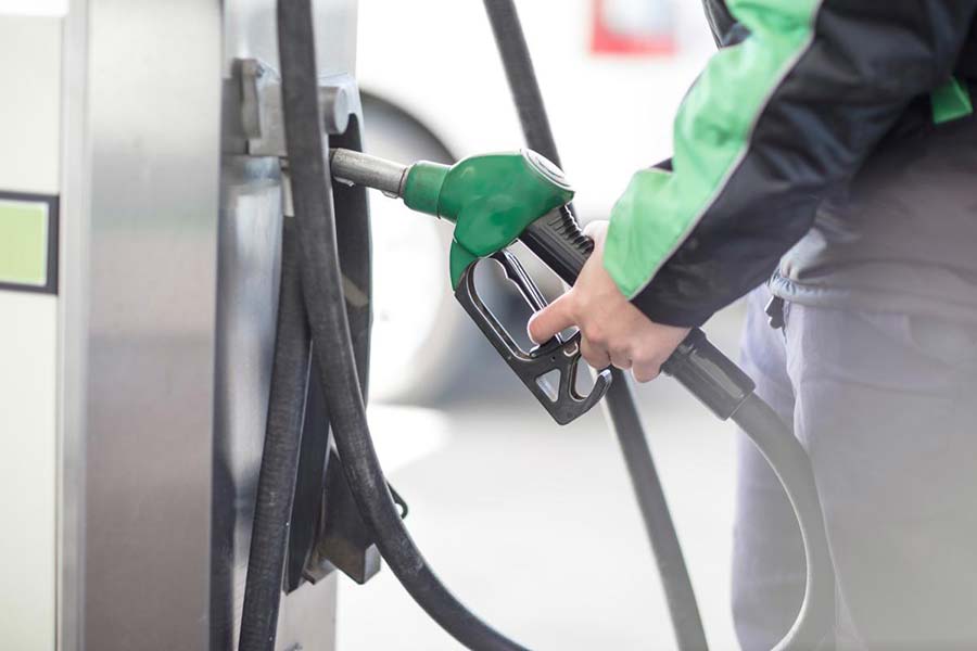 قیمت بنزین در سال آینده افزایش پیدا نمی‌کند