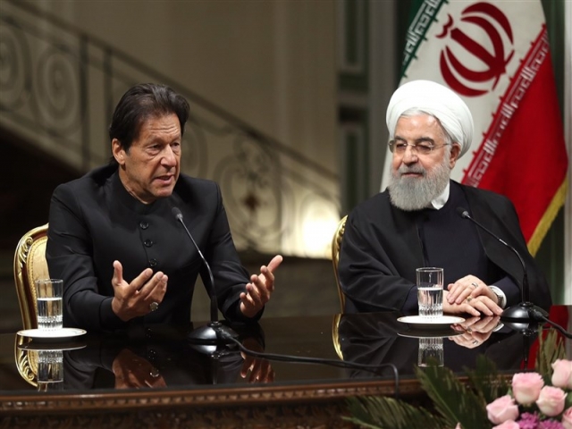 ایران و پاکستان برای مبارزه با تروریسم در مرز‌های خود نیروی واکنش سریع مشترک تشکیل می‌دهند / ایران آماده تامین نیاز‌های نفت و گاز اسلام‌آباد است