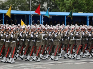 رژه روز ارتش برگزار شد / رونمایی از تجهیزات ارتش قدرتمند جمهوری اسلامی ایران