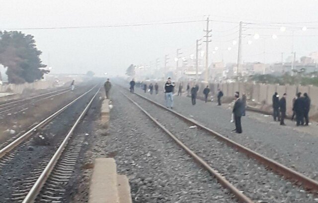 ریزش کوه قطار تهران-اهواز را متوقف کرد