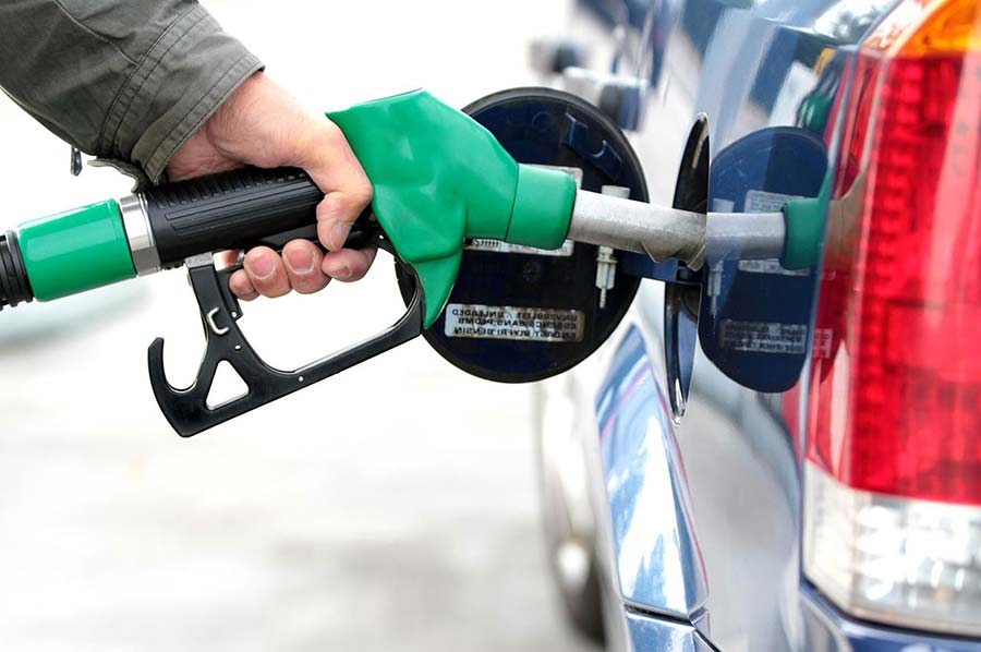 بوی بنزین 2500تومانی می‌آید / شمارش معکوس برای اعلام نرخ جدید سوخت