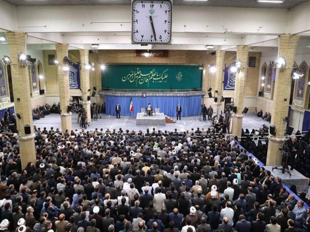 جمعی از استادان، نخبگان و پژوهشگران با امام خامنه‌ای دیدار کردند