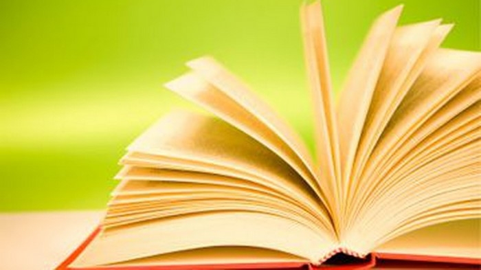 کتاب صوتی بهتر است یا کتاب کاغذی؟