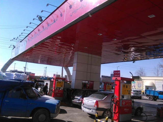 اخبار مربوط به قیمت و زمان سهمیه بندی بنزین صحت ندارد اخبار مربوط به قیمت و زمان سهمیه بندی بنزین صحت ندارد