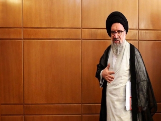 خاتمی : نگفتم نماز جمعه‌ خلوت شده است