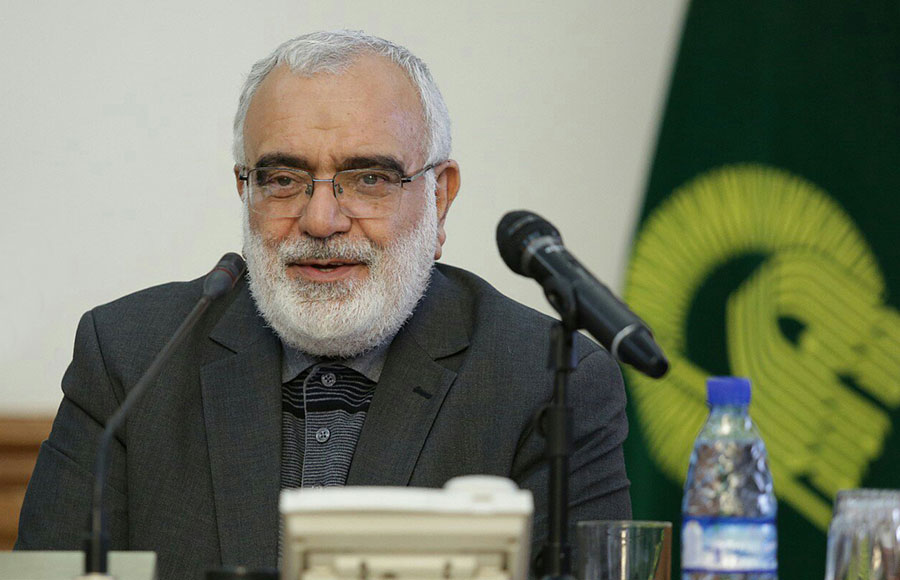 بختیاری به عنوان رئیس کمیته امداد انتخاب شد - Bakhtiari was elected chairman of Relief Foundation