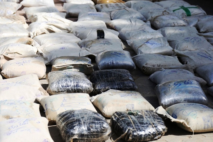 انهدام دو باند کلان مواد مخدر در ایرانشهر - Destruction of two massive drug bands in Iranshahr انهدام دو باند کلان مواد مخدر در ایرانشهر - Destruction of two massive drug bands in Iranshahr