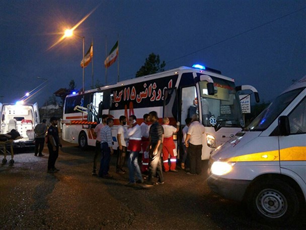 سقوط مرگبار مینی بوس به دره در گیلان - The deadly fall of a minibus to the valley in Guilan