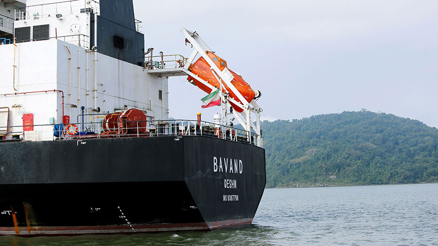 به کشتیهای ایرانی سوخت رسانی می کنیم - We refuel Iranian ships به کشتیهای ایرانی سوخت رسانی می کنیم - We refuel Iranian ships