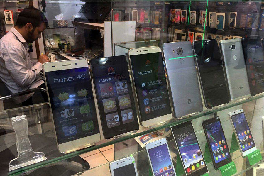 تلفن همراه ارزان می شود - Mobile phones are getting cheap