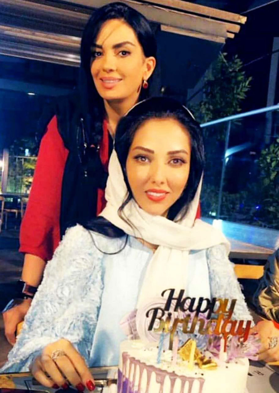 لیلا اوتادی و سارا خوئینی ها در تولد لیلا اوتادی لیلا اوتادی و سارا خوئینی ها در تولد لیلا اوتادی