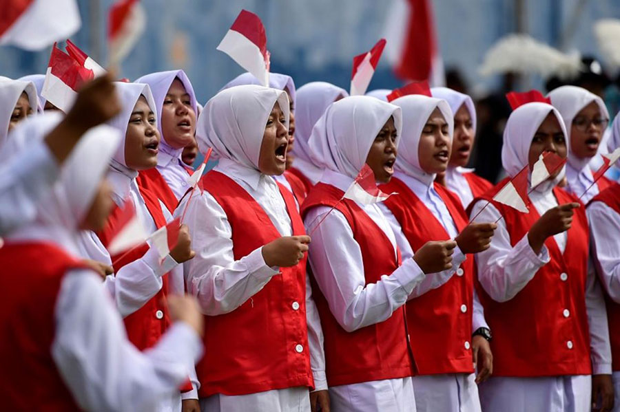 دانش‌آموزان در جشن هفتادوچهارمین سالگرد استقلال اندونزی در استان آچه