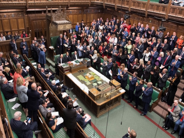 پارلمان انگلیس تعلیق شد