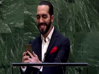 ماجرای سلفی گرفتن رئیس جمهور السالوادور هنگام سخنرانی در سازمان ملل