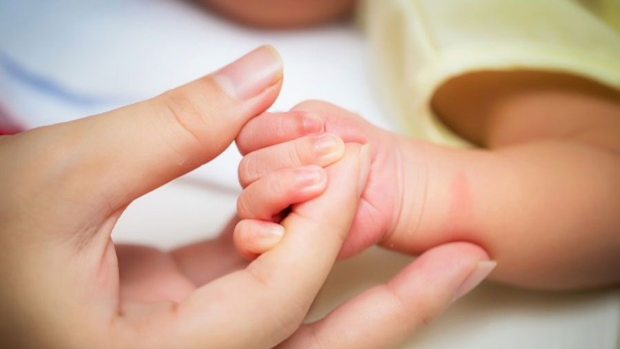 ماجرای قطع انگشت دست یک نوزاد در بیمارستان شهریار چه بود ؟