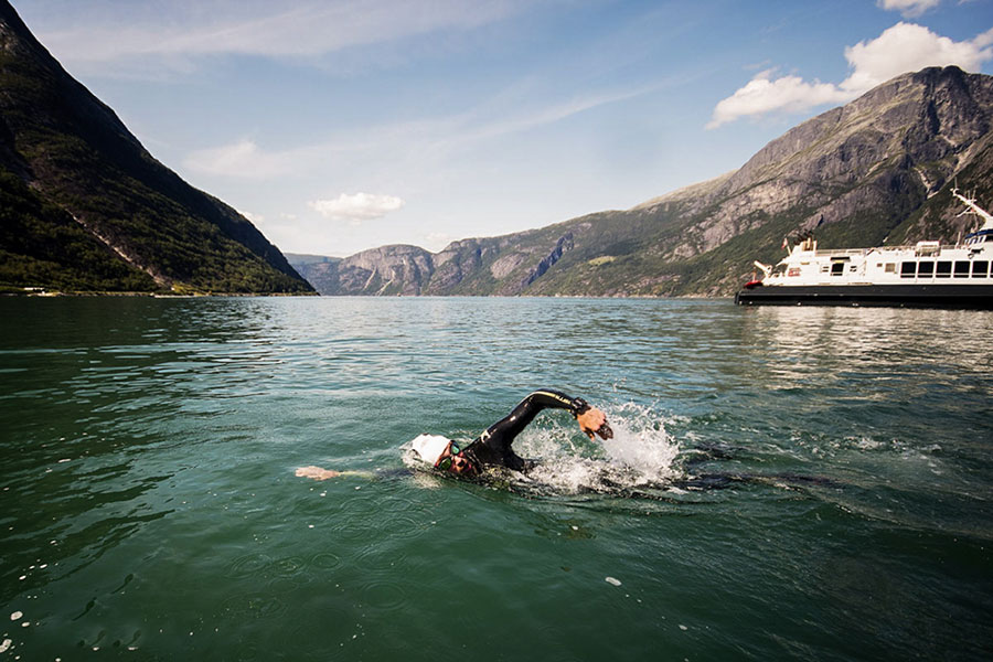 تمرین ریکارد هاگستروم از سوئد در آب های نروژ