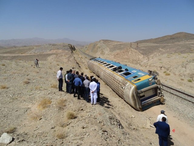 آخرین اخبار و جزئیات حادثه قطار زاهدان - تهران؛ 170 پیچ از ریل باز شده بوده