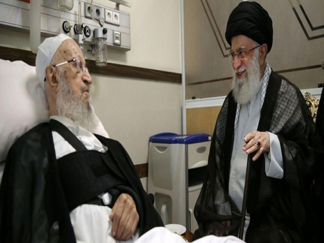 عیادت رهبر انقلاب از آیتالله مکارم شیرازی عیادت رهبر انقلاب از آیتالله مکارم شیرازی