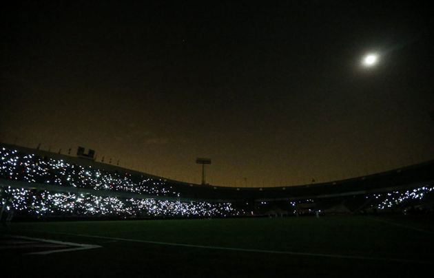 نیم قرن قطع برق در استادیوم های فوتبال ایران