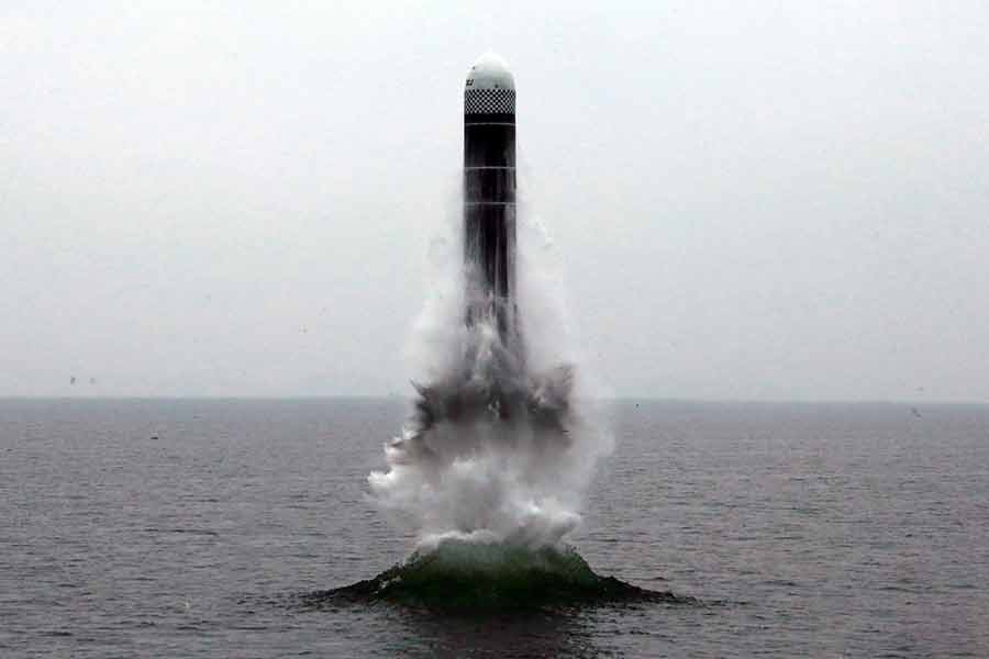 موشک بالستیک شلیک شده از زیر دریایی کره شمالی