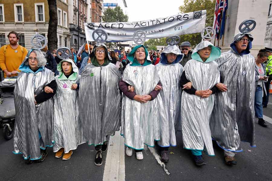 سومین روز تظاهرات سراسری و بزرگ فعالان محیط زیستی موسوم به جنبش شورش علیه انقراض در شهر لندن