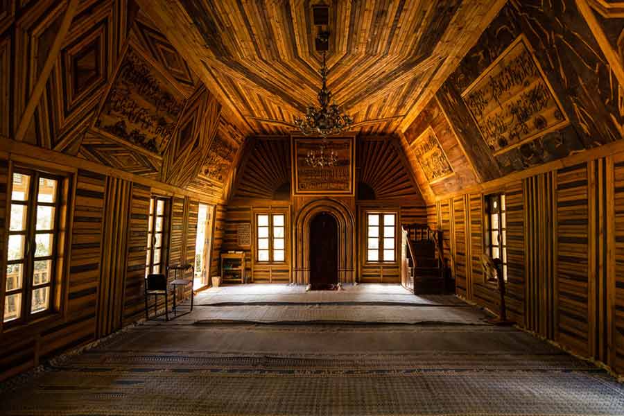 اولین مسجد چوبی مقاوم در برابر زلزله در سطح جهان در نیشابور خراسان رضوی