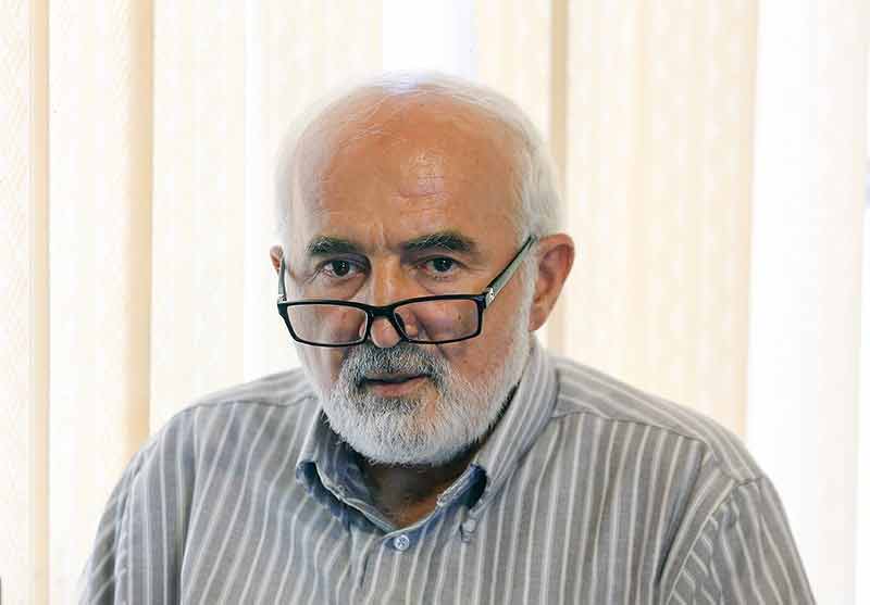 واکنش احمد توکلی به افزایش قیمت بنزین واکنش احمد توکلی به افزایش قیمت بنزین