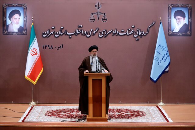 بازداشت افراد به منظور جمعآوری ادله ممنوع است - Arresting people to collect evidence is prohibited بازداشت افراد به منظور جمعآوری ادله ممنوع است - Arresting people to collect evidence is prohibited