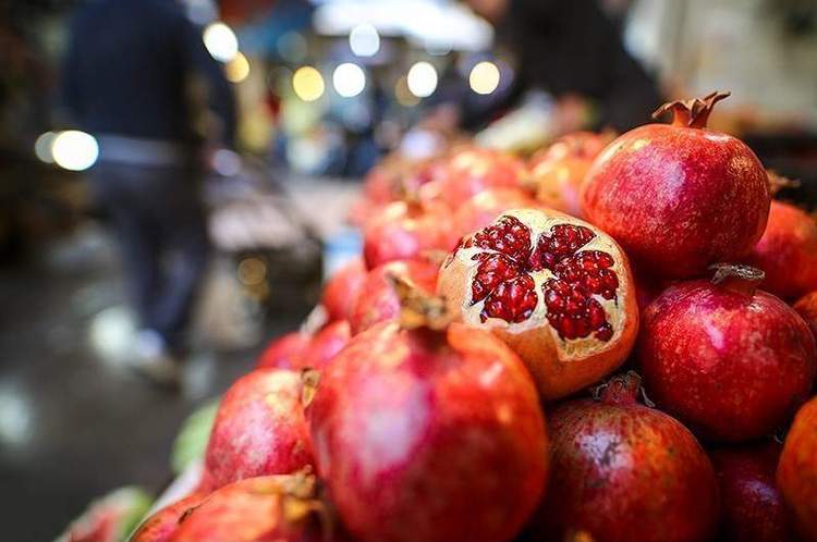 قیمت هندوانه و انار در شب یلدا - Prices of pomegranate and watermelon at Yalda Night