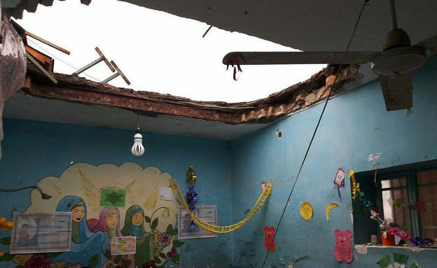 فروریختن سقف کلاس درس یک دبستان در غرب تهران - The collapse of ceiling of classroom of a primary school in west Tehran