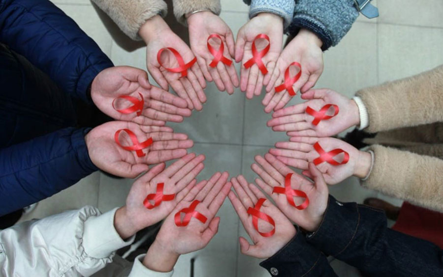دانش آموزان یانگژو چین در برابر ایدز متحد شدند