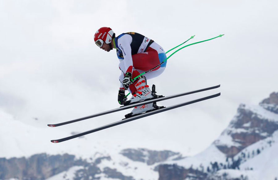 دور تمرینی اسکی‌باز سوئیسی در مسابقات اسکی آلپاین