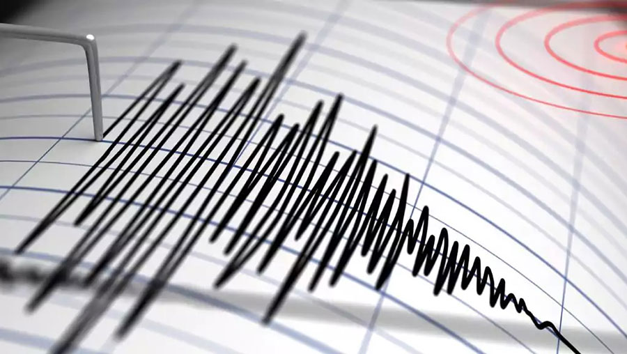 زلزله ای به بزرگی 5.1 ریشتر دقایقی پیش شیراز را لرزاند - An earthquake measuring 5.1 magnitude struck Shiraz minutes before زلزله ای به بزرگی 5.1 ریشتر دقایقی پیش شیراز را لرزاند - An earthquake measuring 5.1 magnitude struck Shiraz minutes before