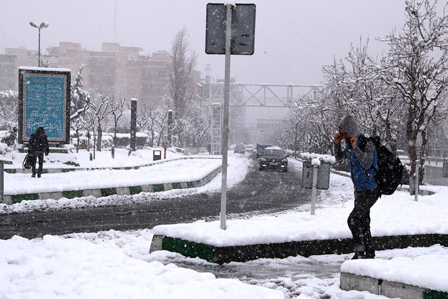 مدارس مناطق 1 تا 5 شهر تهران امروز دوشنبه تعطیل است - Schools in districts 1 to 5 of Tehran are closed on Monday مدارس مناطق 1 تا 5 شهر تهران امروز دوشنبه تعطیل است - Schools in districts 1 to 5 of Tehran are closed on Monday