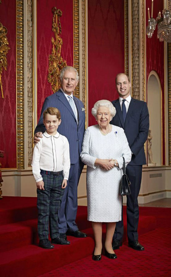 جدیدترین عکس از ملکه الیزابت ،شاهزاده چارلز، پرنس ویلیام و پرنس جورج به مناسبت سال نو میلادی