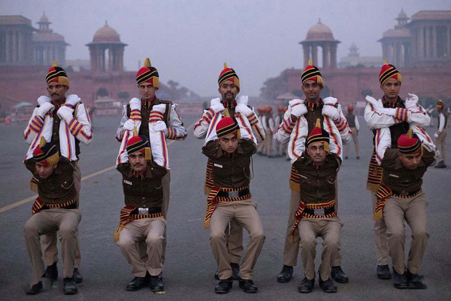 نیروهای نظامی هند در یک مراسم رژه